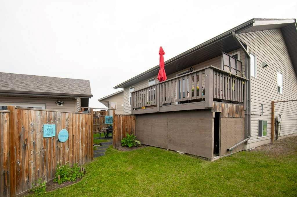 10 Hansen Close, Sylvan Lake, AB - Outdoor With Exterior