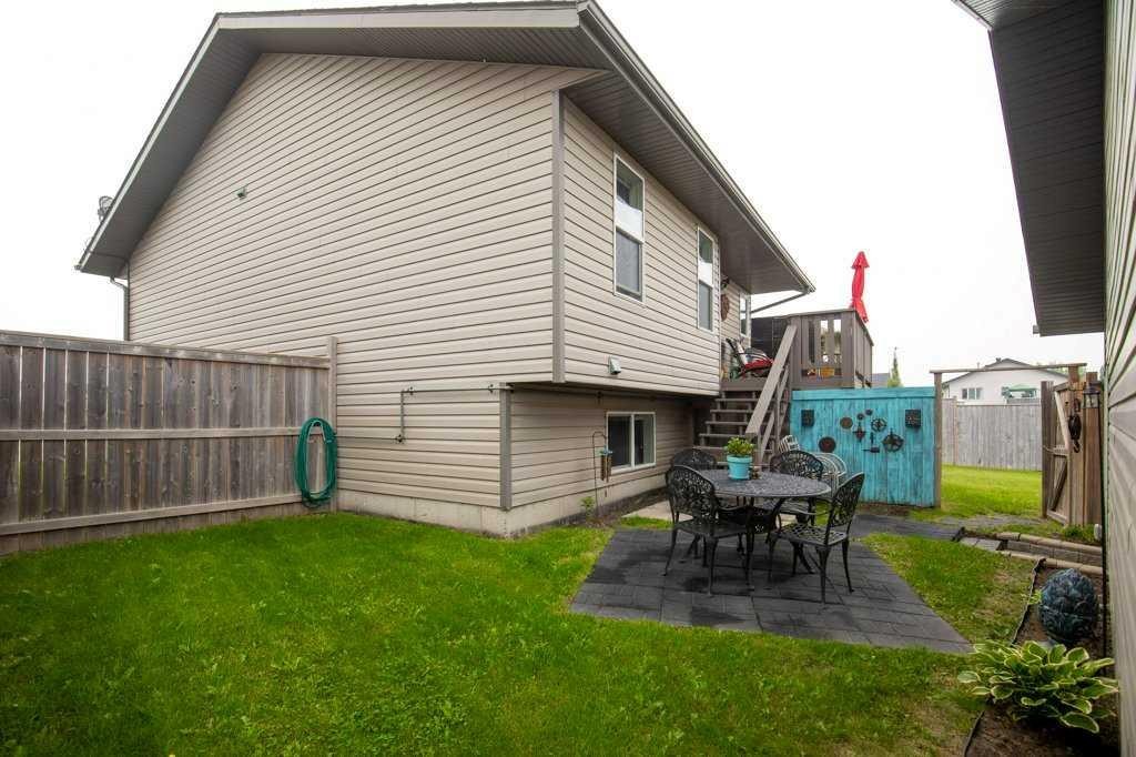 10 Hansen Close, Sylvan Lake, AB - Outdoor With Exterior