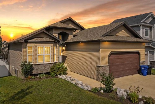 41 Chinook Street  Blackfalds, AB T4M 0B9