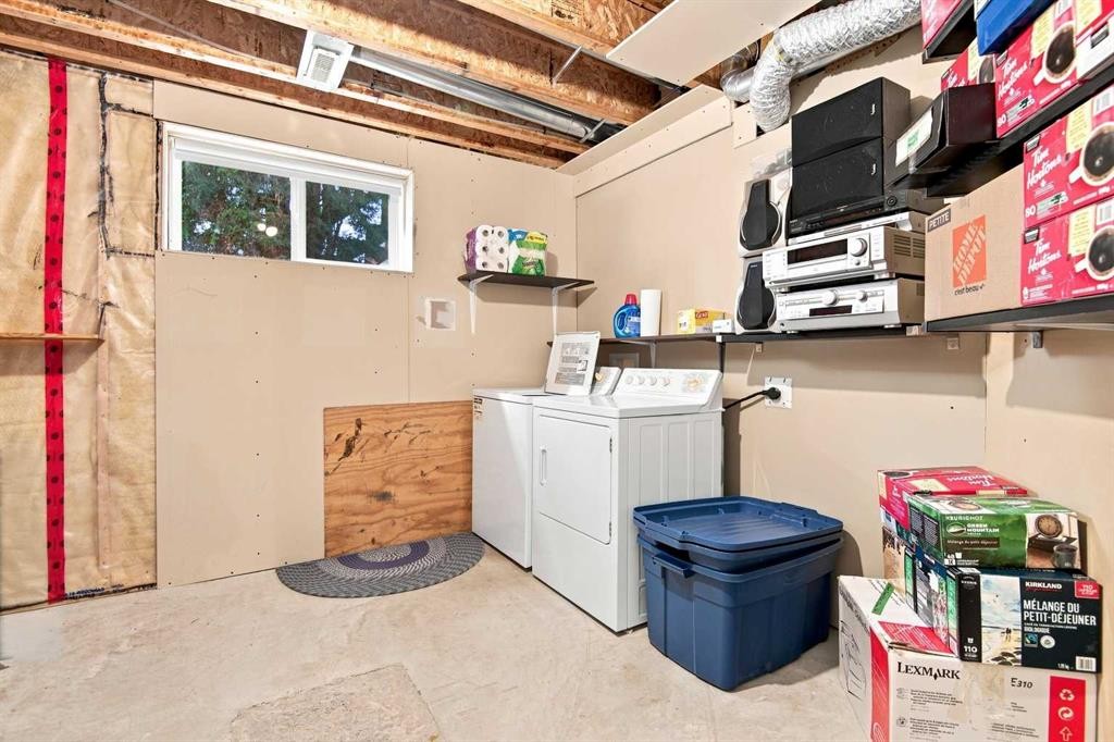 132 Downing Close, Red Deer, AB - Indoor Photo Showing Laundry Room
