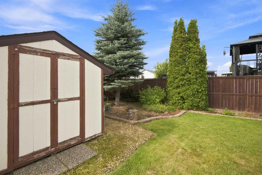 132 Downing Close, Red Deer, AB - Outdoor