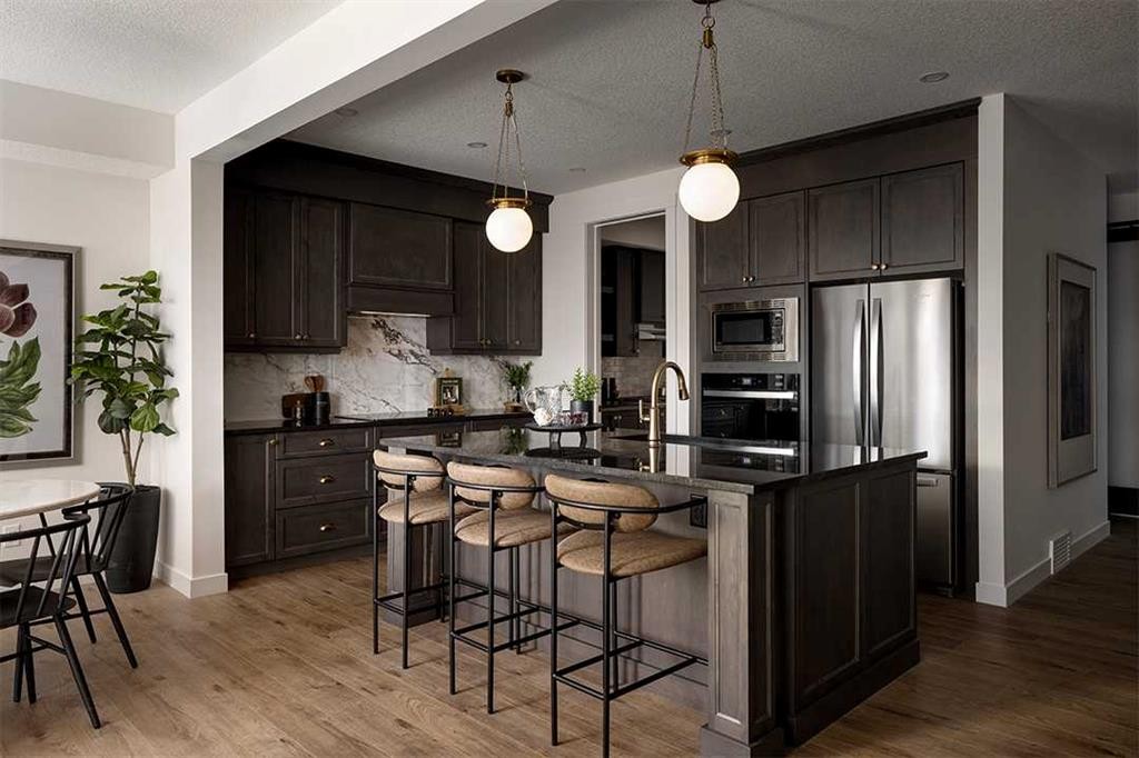 47 Marmot Grove Nw, Calgary, AB - Indoor Photo Showing Kitchen With Upgraded Kitchen