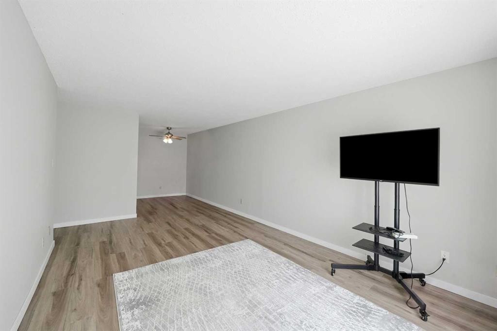 305-19 Bennett Street, Red Deer, AB - Indoor Photo Showing Other Room