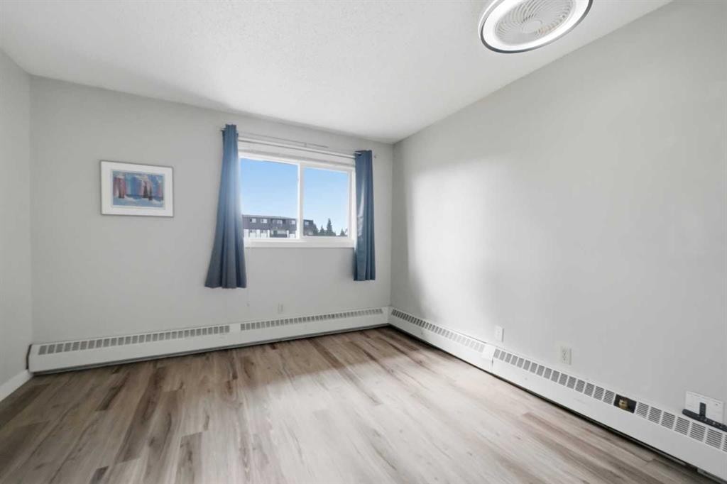 305-19 Bennett Street, Red Deer, AB - Indoor Photo Showing Other Room