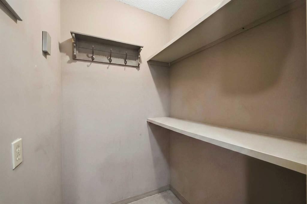 305-19 Bennett Street, Red Deer, AB - Indoor Photo Showing Other Room