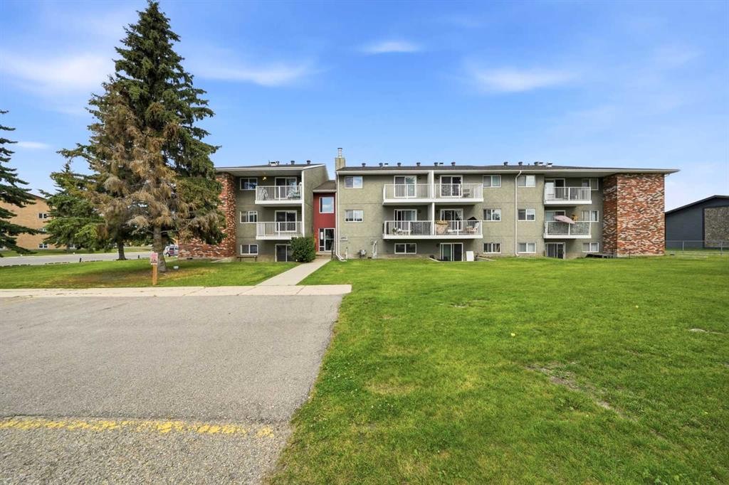 305-19 Bennett Street, Red Deer, AB - Outdoor