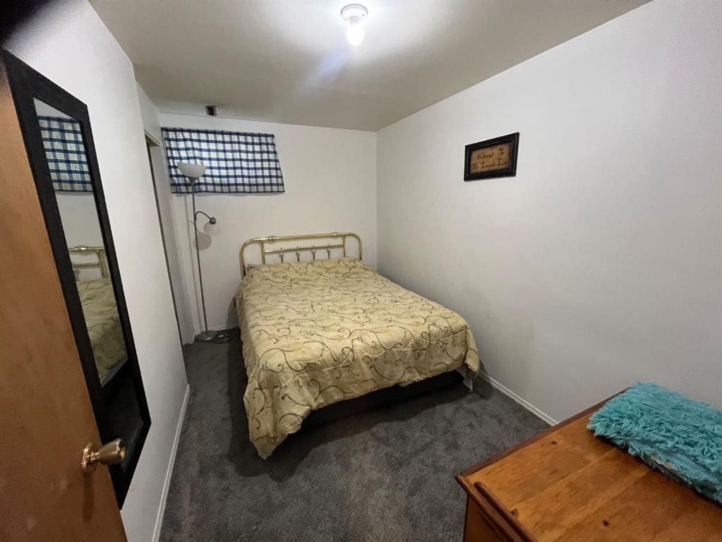 5512 45 Avenue, Drayton Valley, AB - Indoor Photo Showing Bedroom