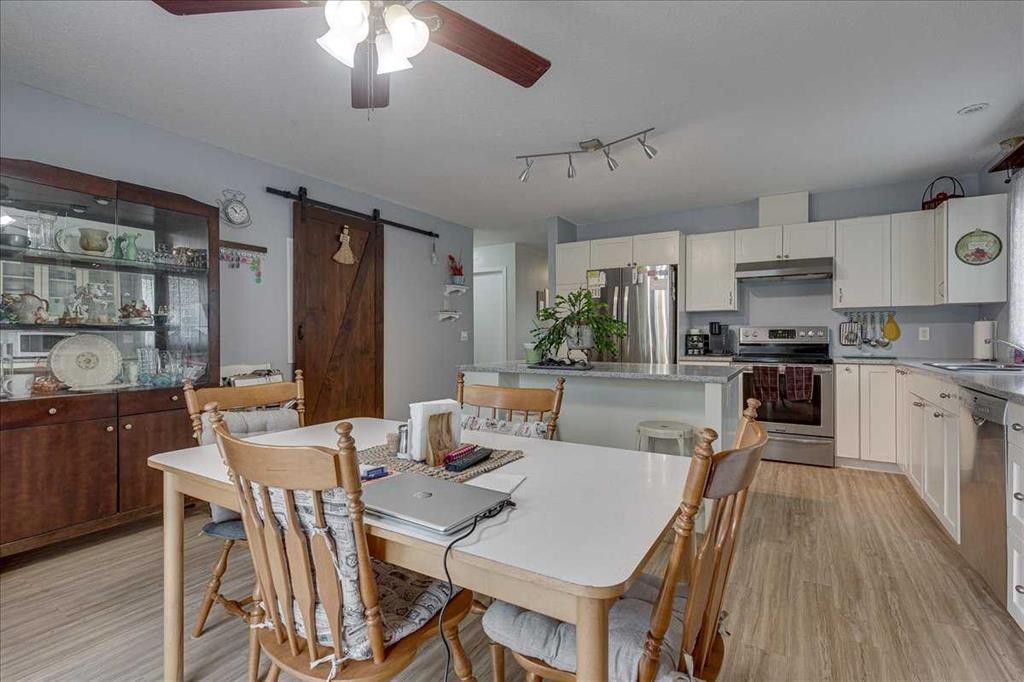 11 West Heights Drive, Didsbury, AB - Indoor