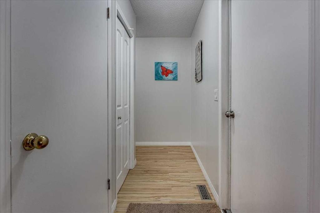 11 West Heights Drive, Didsbury, AB - Indoor Photo Showing Other Room