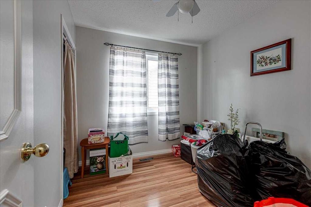 11 West Heights Drive, Didsbury, AB - Indoor