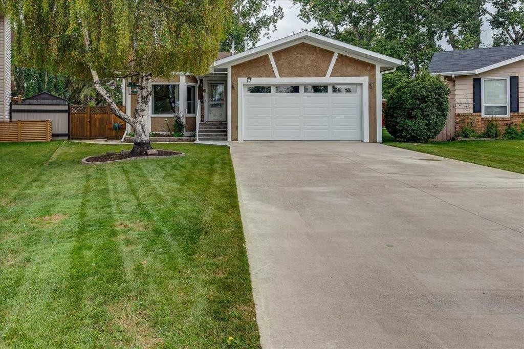 11 West Heights Drive, Didsbury, AB - Outdoor