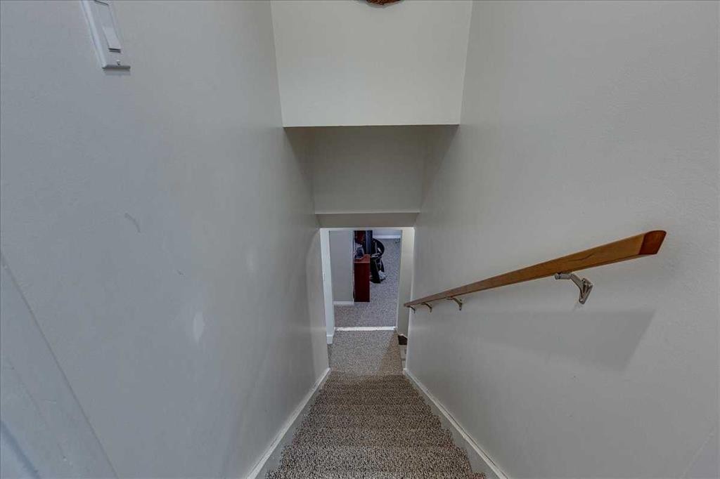 11 West Heights Drive, Didsbury, AB - Indoor