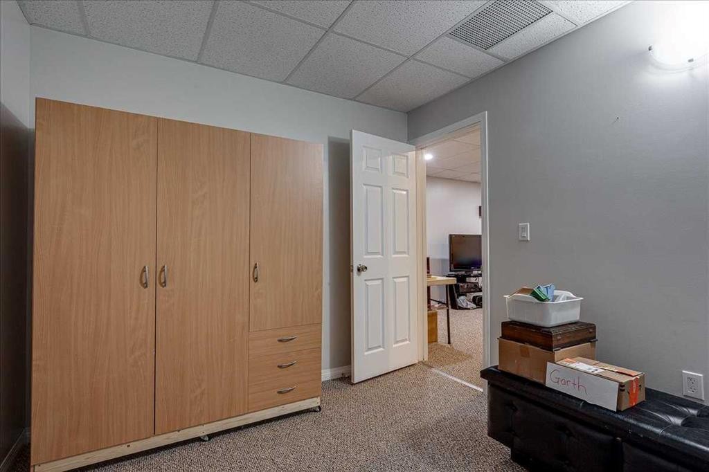 11 West Heights Drive, Didsbury, AB - Indoor