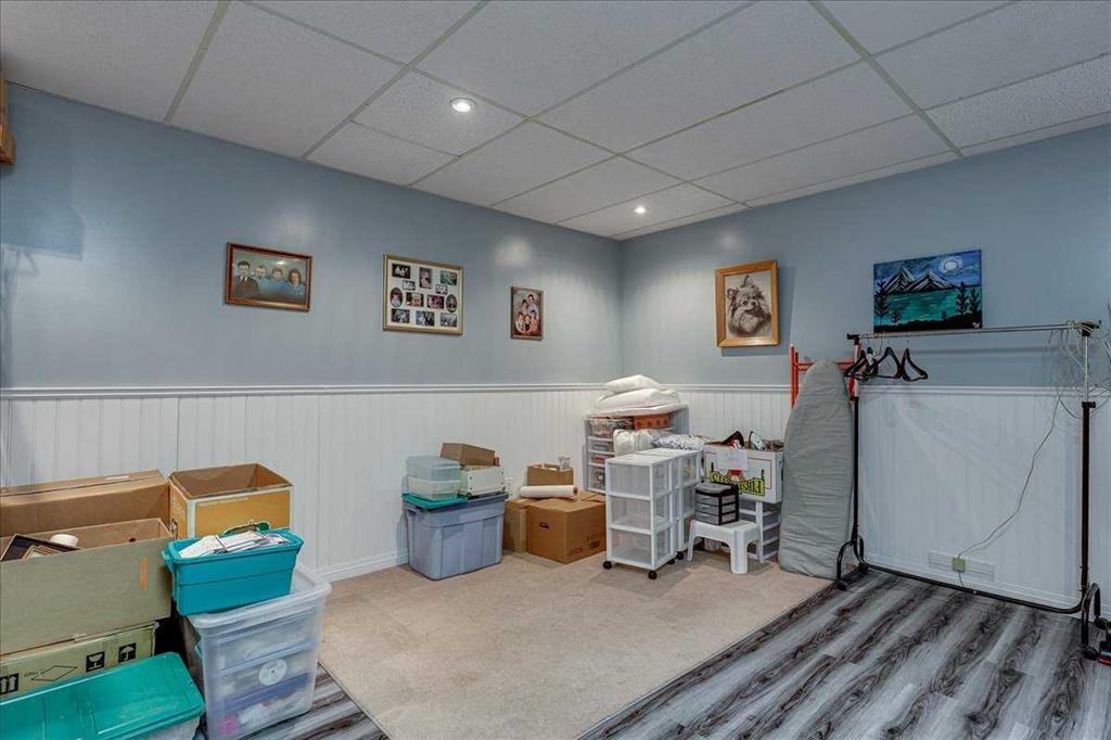 11 West Heights Drive, Didsbury, AB - Indoor