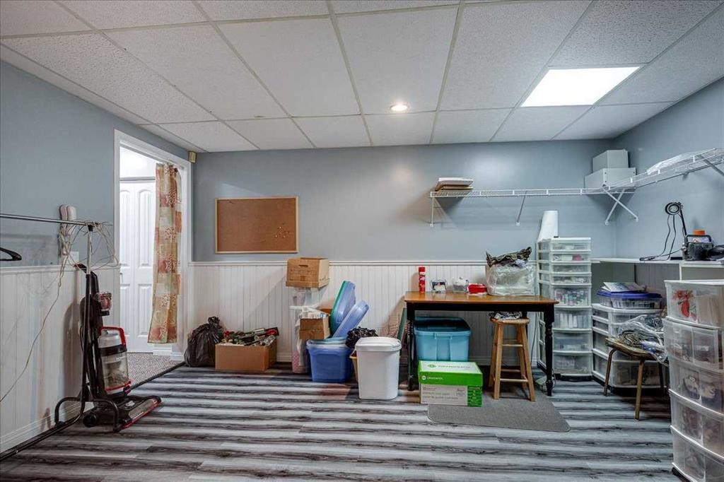 11 West Heights Drive, Didsbury, AB - Indoor