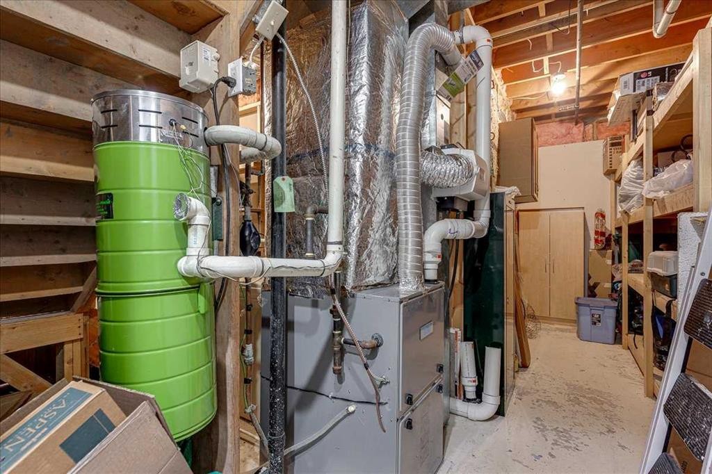 11 West Heights Drive, Didsbury, AB - Indoor Photo Showing Basement