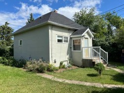 5818 51 Avenue Stettler, AB T4K 1C2