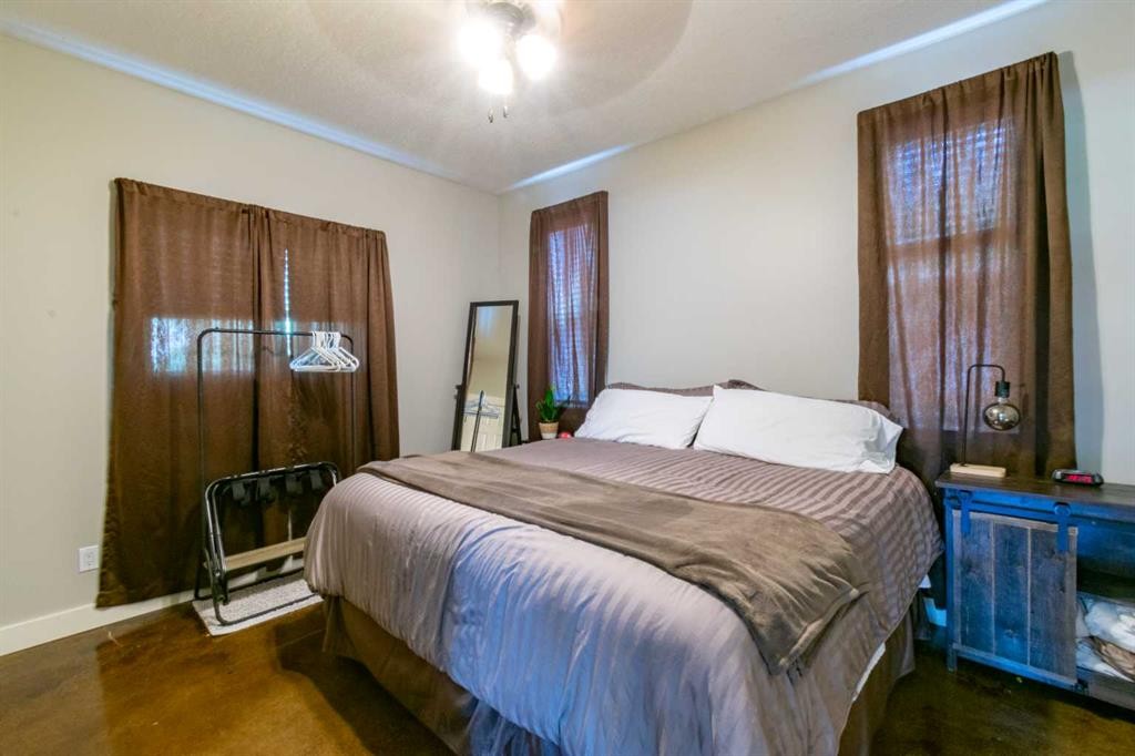 10 Destini Drive, White Sands, AB - Indoor Photo Showing Bedroom