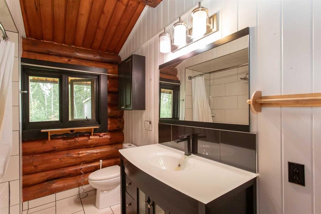 34470 Range Road 20, Rural Red Deer County, AB - Indoor Photo Showing Bathroom
