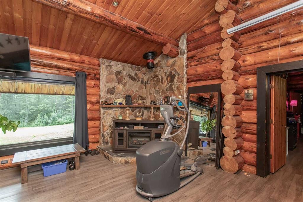 34470 Range Road 20, Rural Red Deer County, AB - Indoor With Fireplace