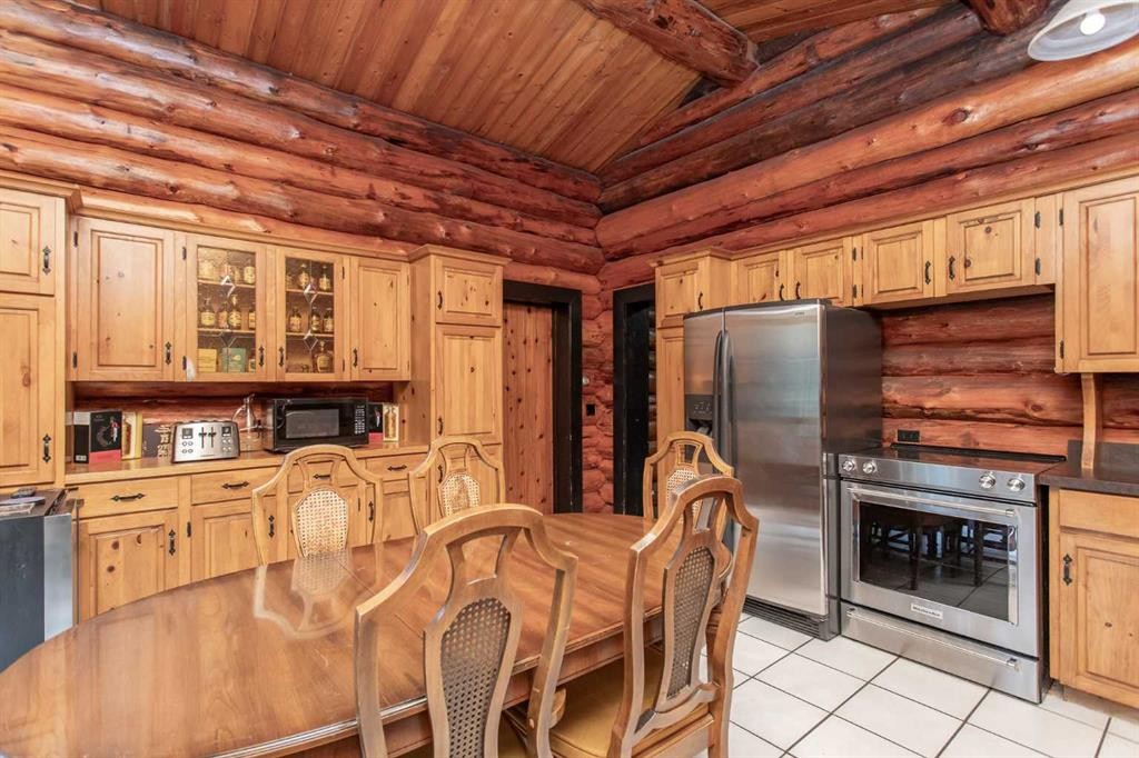 34470 Range Road 20, Rural Red Deer County, AB - Indoor Photo Showing Kitchen