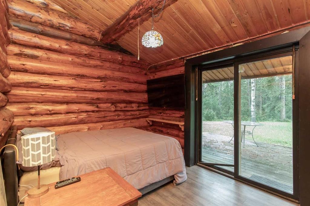 34470 Range Road 20, Rural Red Deer County, AB - Indoor Photo Showing Bedroom