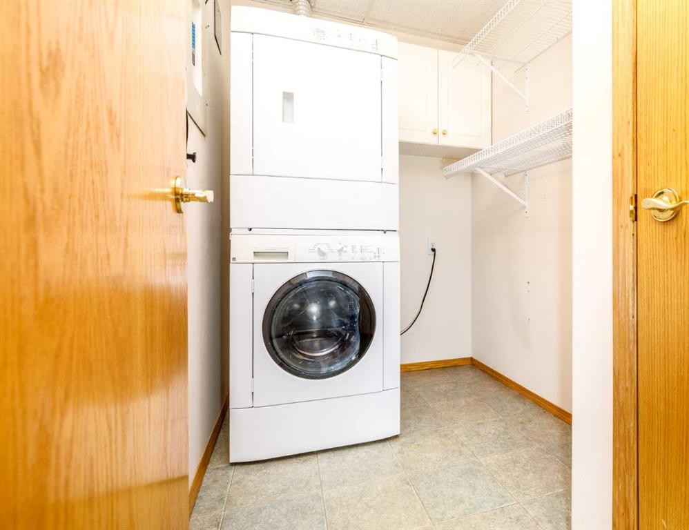 105-4512 52 Avenue, Red Deer, AB - Indoor Photo Showing Laundry Room