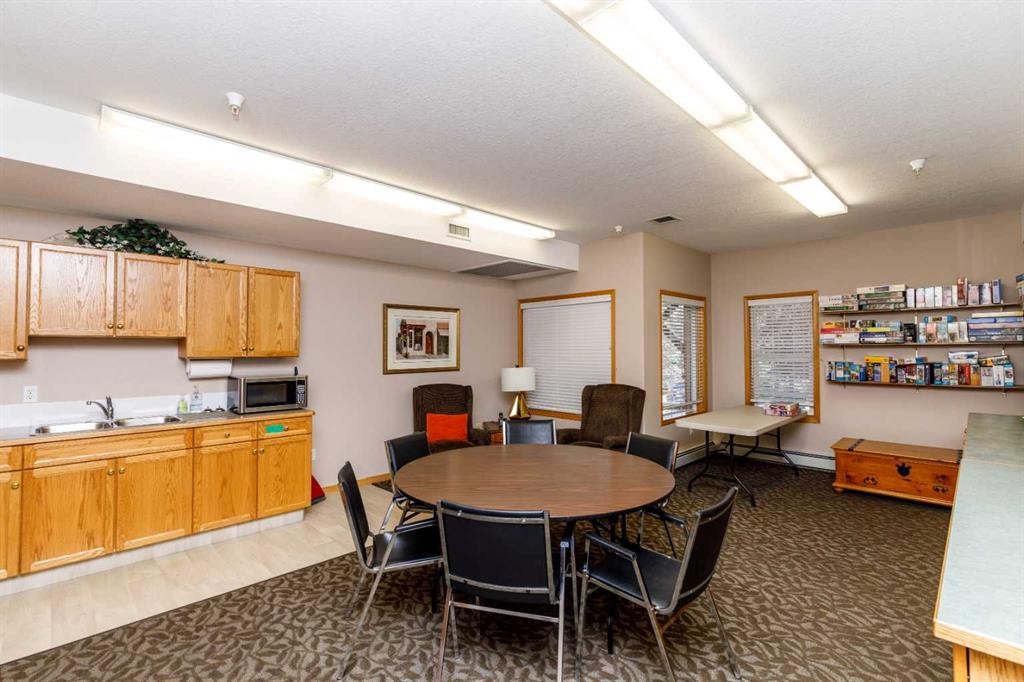 105-4512 52 Avenue, Red Deer, AB - Indoor