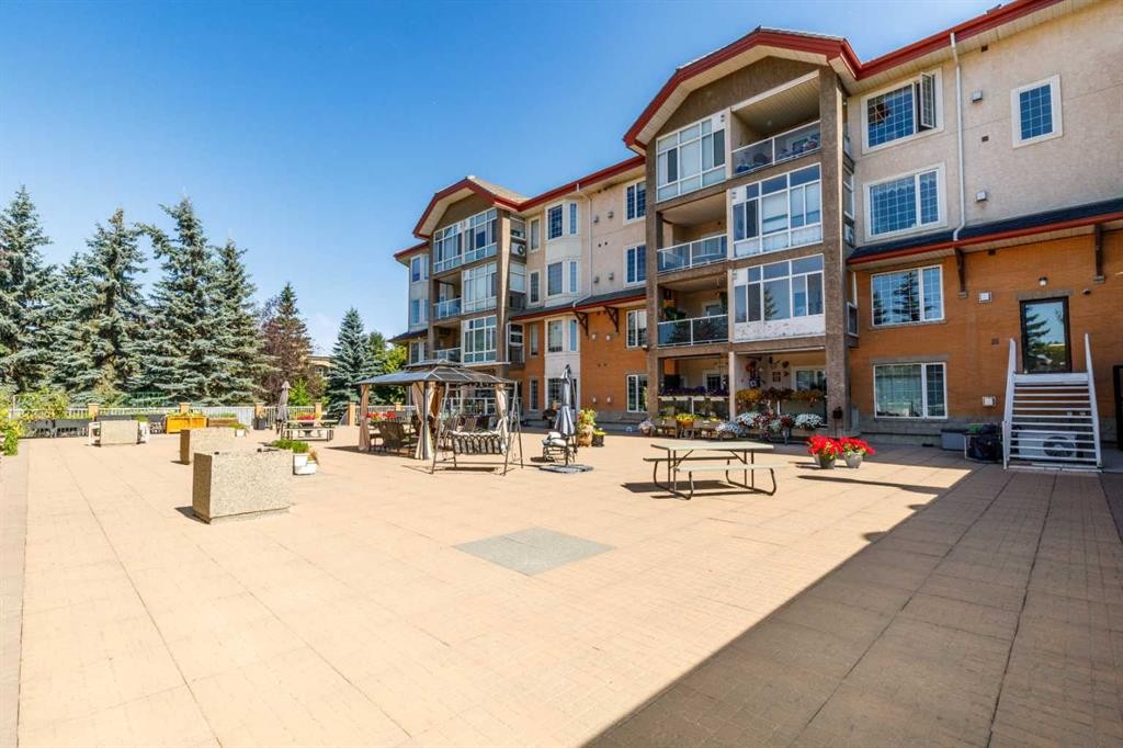105-4512 52 Avenue, Red Deer, AB - Outdoor