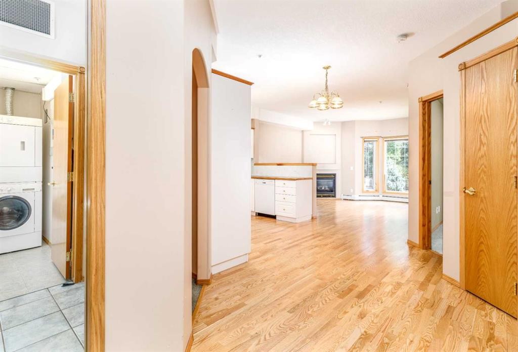 105-4512 52 Avenue, Red Deer, AB - Indoor Photo Showing Laundry Room