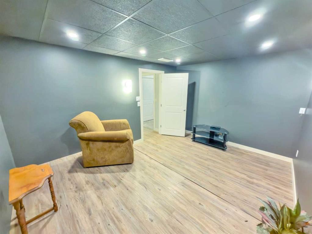 128 12 Ave Ne, Sundre, AB - Indoor