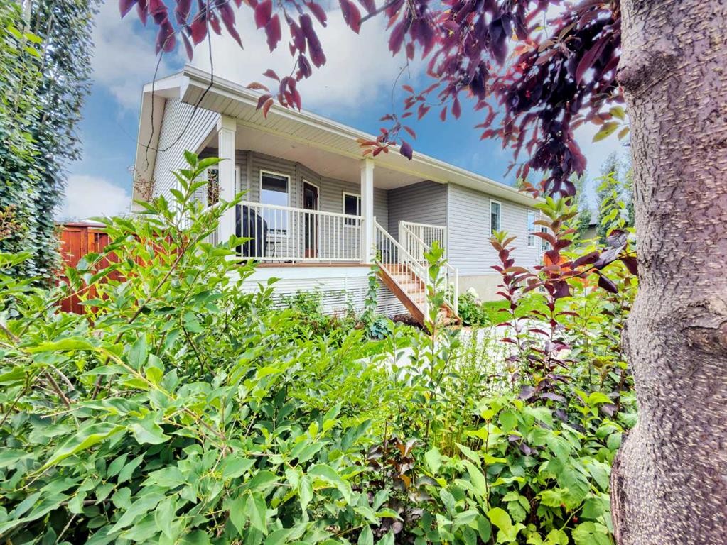 128 12 Ave Ne, Sundre, AB - Outdoor