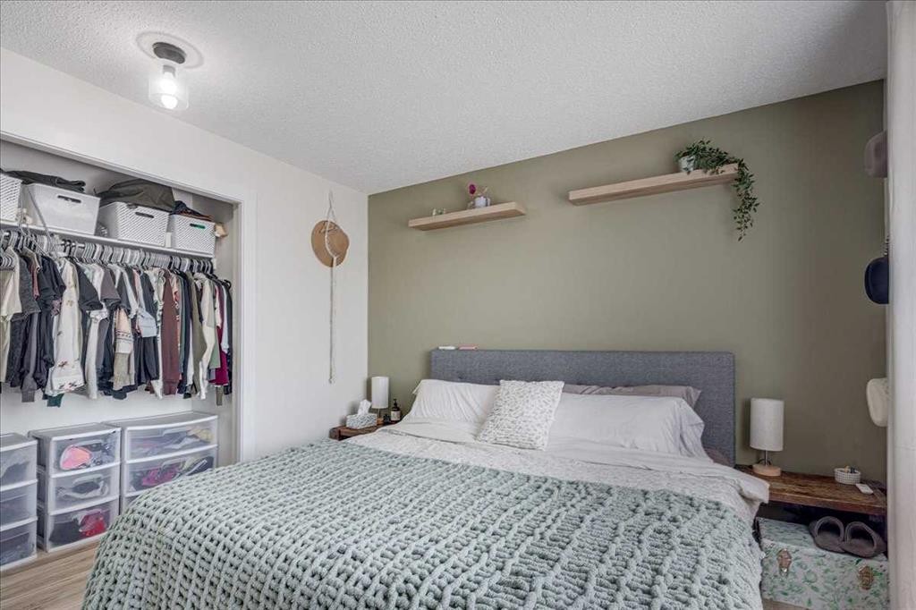 22 Greenham Drive, Red Deer, AB - Indoor Photo Showing Bedroom