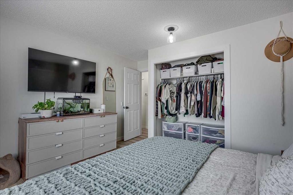 22 Greenham Drive, Red Deer, AB - Indoor Photo Showing Bedroom