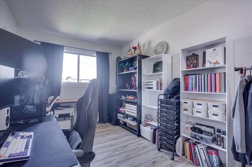 22 Greenham Drive, Red Deer, AB - Indoor