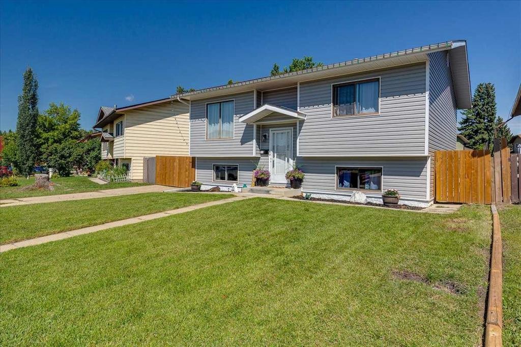 22 Greenham Drive, Red Deer, AB - Outdoor