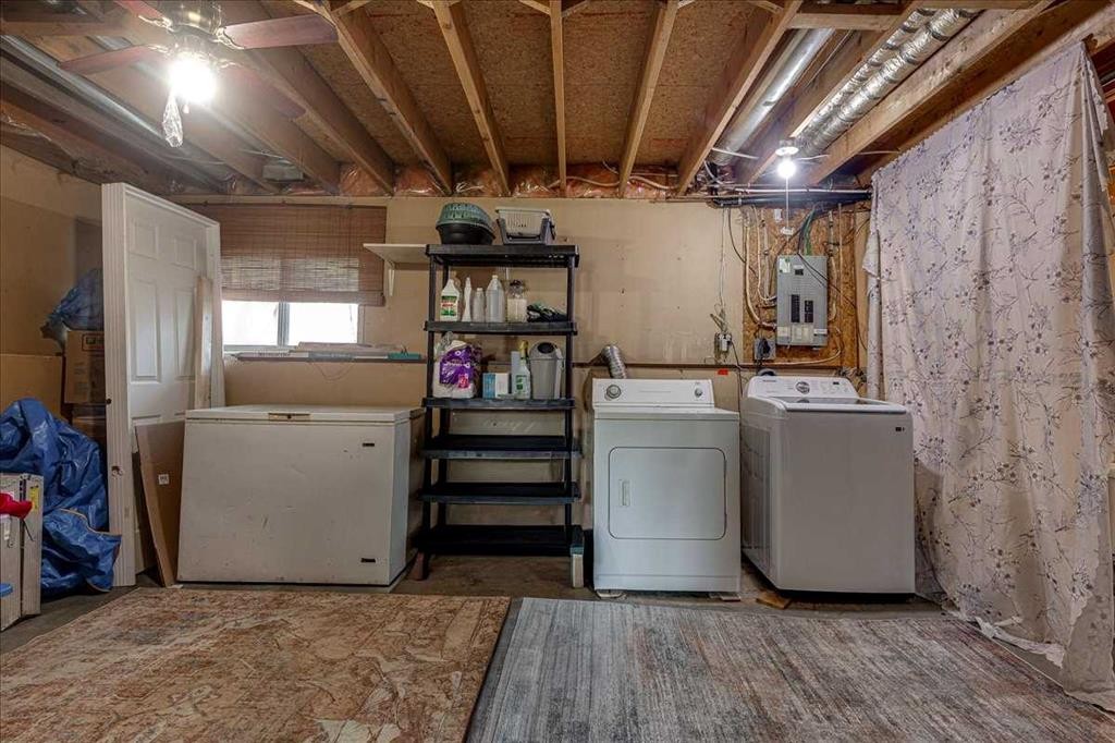 22 Greenham Drive, Red Deer, AB - Indoor Photo Showing Laundry Room
