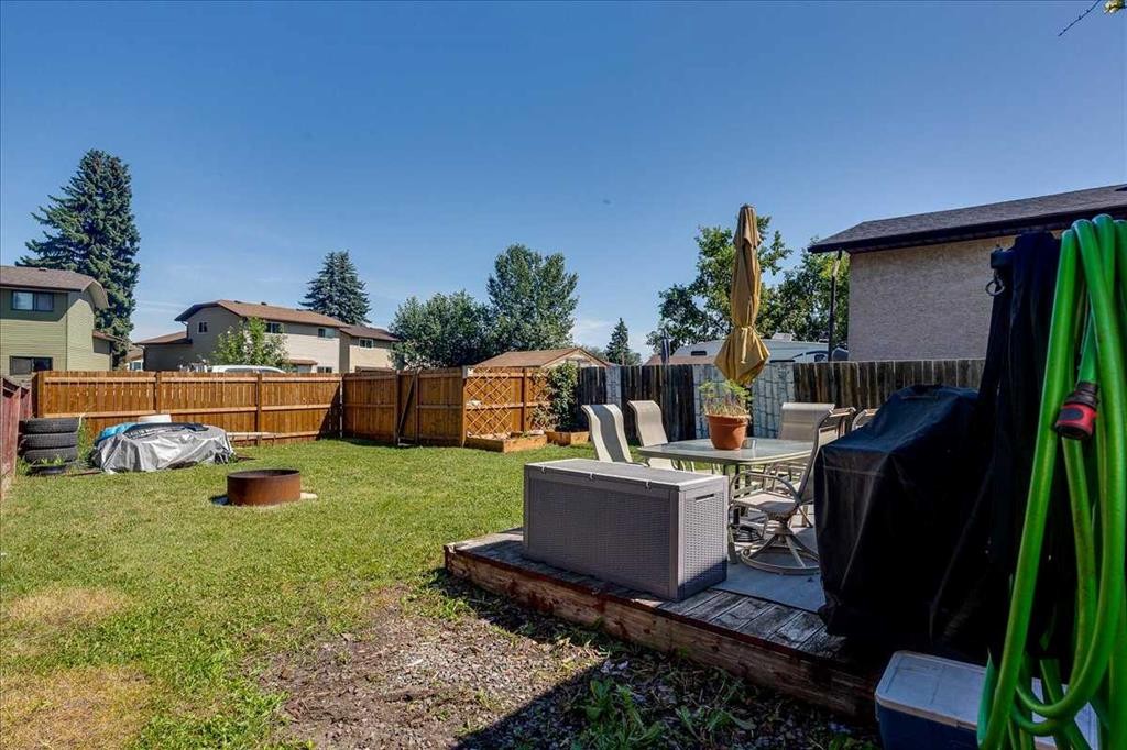 22 Greenham Drive, Red Deer, AB - Outdoor