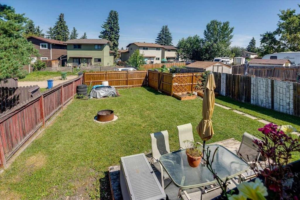 22 Greenham Drive, Red Deer, AB - Outdoor With Backyard