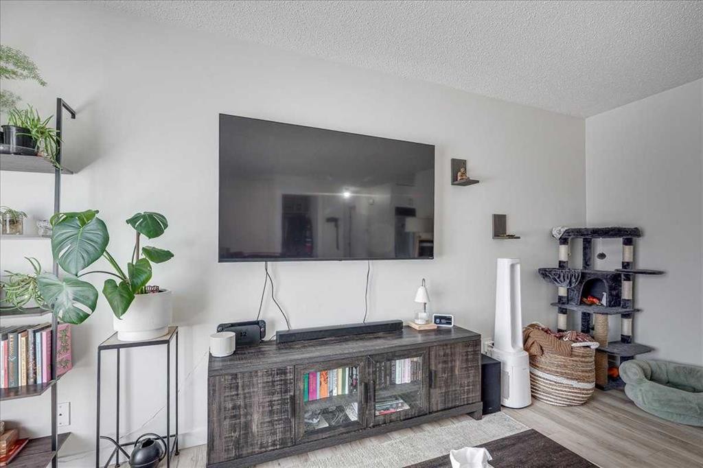 22 Greenham Drive, Red Deer, AB - Indoor