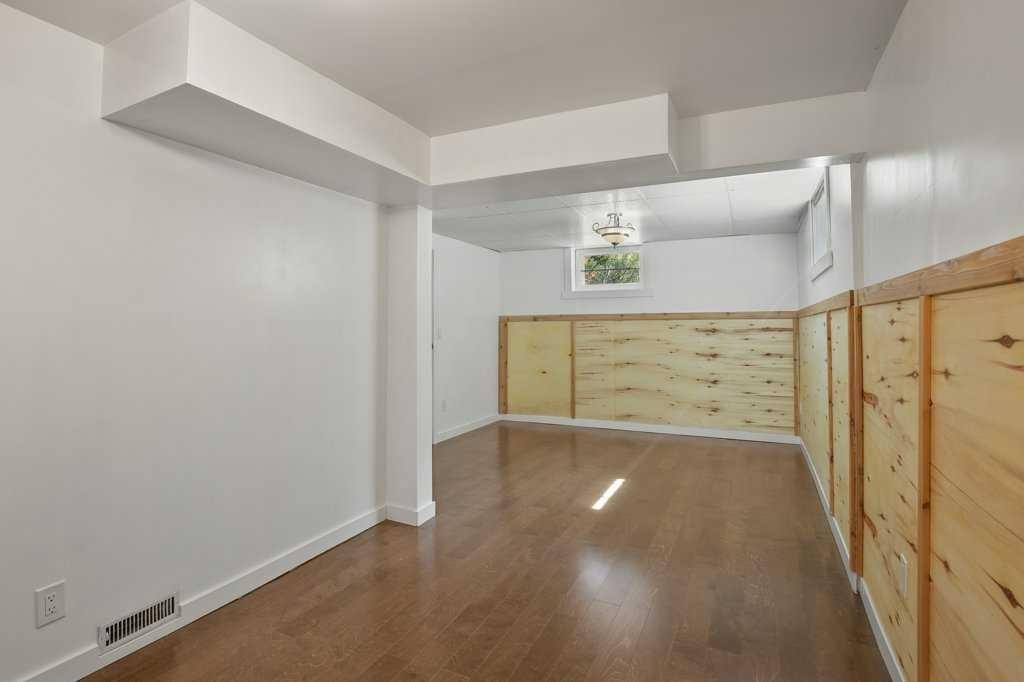 5330 42A Avenue, Red Deer, AB - Indoor Photo Showing Other Room