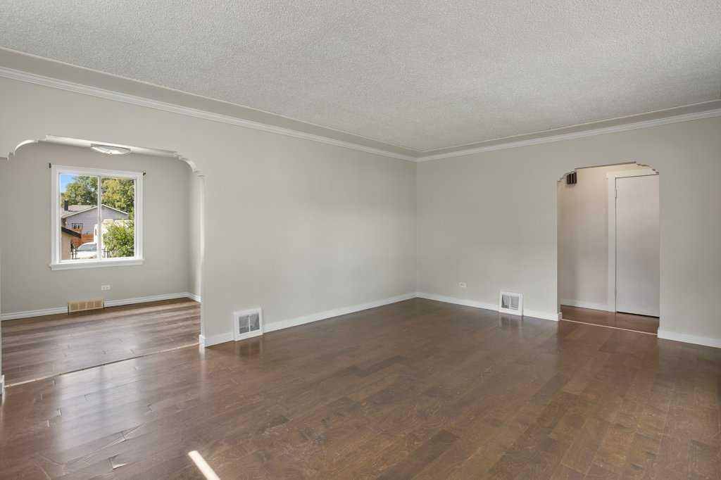 5330 42A Avenue, Red Deer, AB - Indoor Photo Showing Other Room
