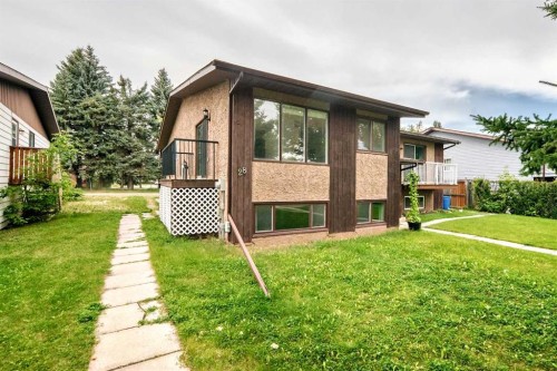 28 Woodland Drive  Lacombe, AB T4L 1V1