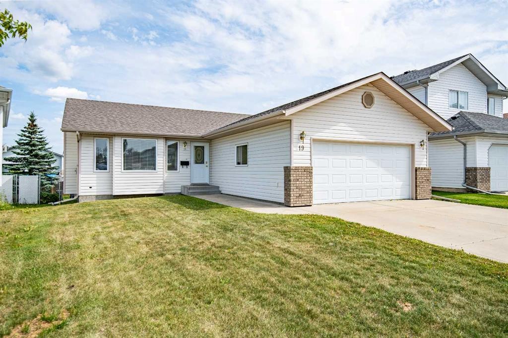 19 Fulmar Close, Sylvan Lake, AB - Outdoor