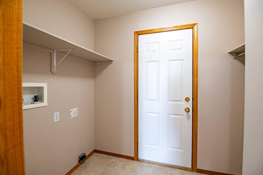 19 Fulmar Close, Sylvan Lake, AB - Indoor