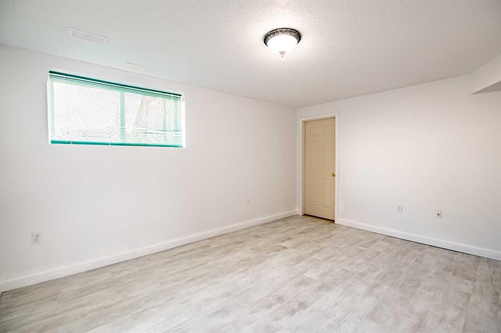 19 Fulmar Close, Sylvan Lake, AB - Indoor Photo Showing Other Room