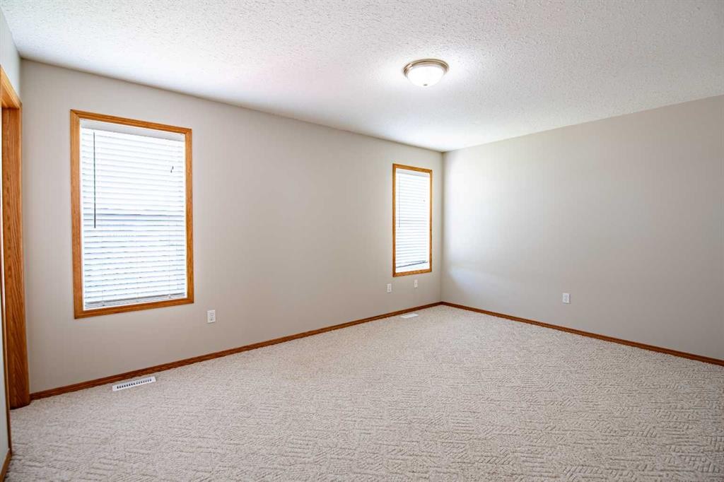 19 Fulmar Close, Sylvan Lake, AB - Indoor Photo Showing Other Room