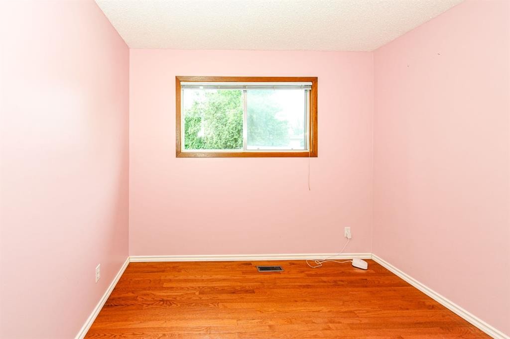 68 Elliott Drive, Camrose, AB - Indoor Photo Showing Other Room