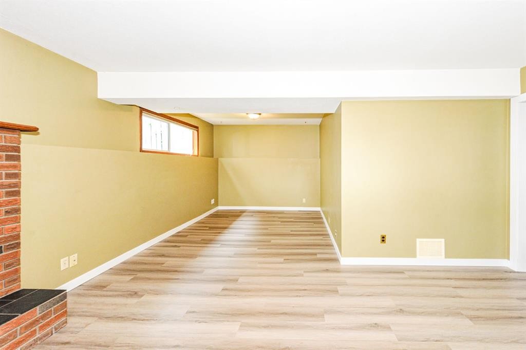 68 Elliott Drive, Camrose, AB - Indoor Photo Showing Other Room