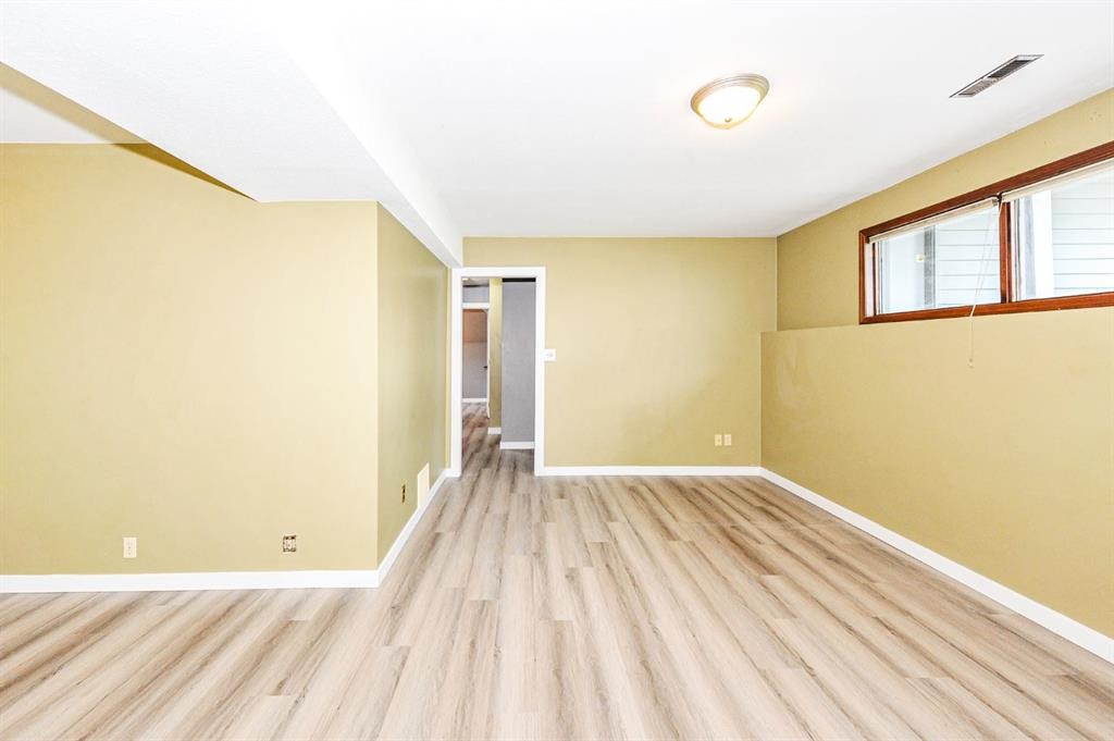 68 Elliott Drive, Camrose, AB - Indoor Photo Showing Other Room